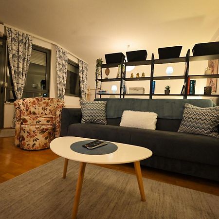 L&B Studio Apartment Pristina Esterno foto