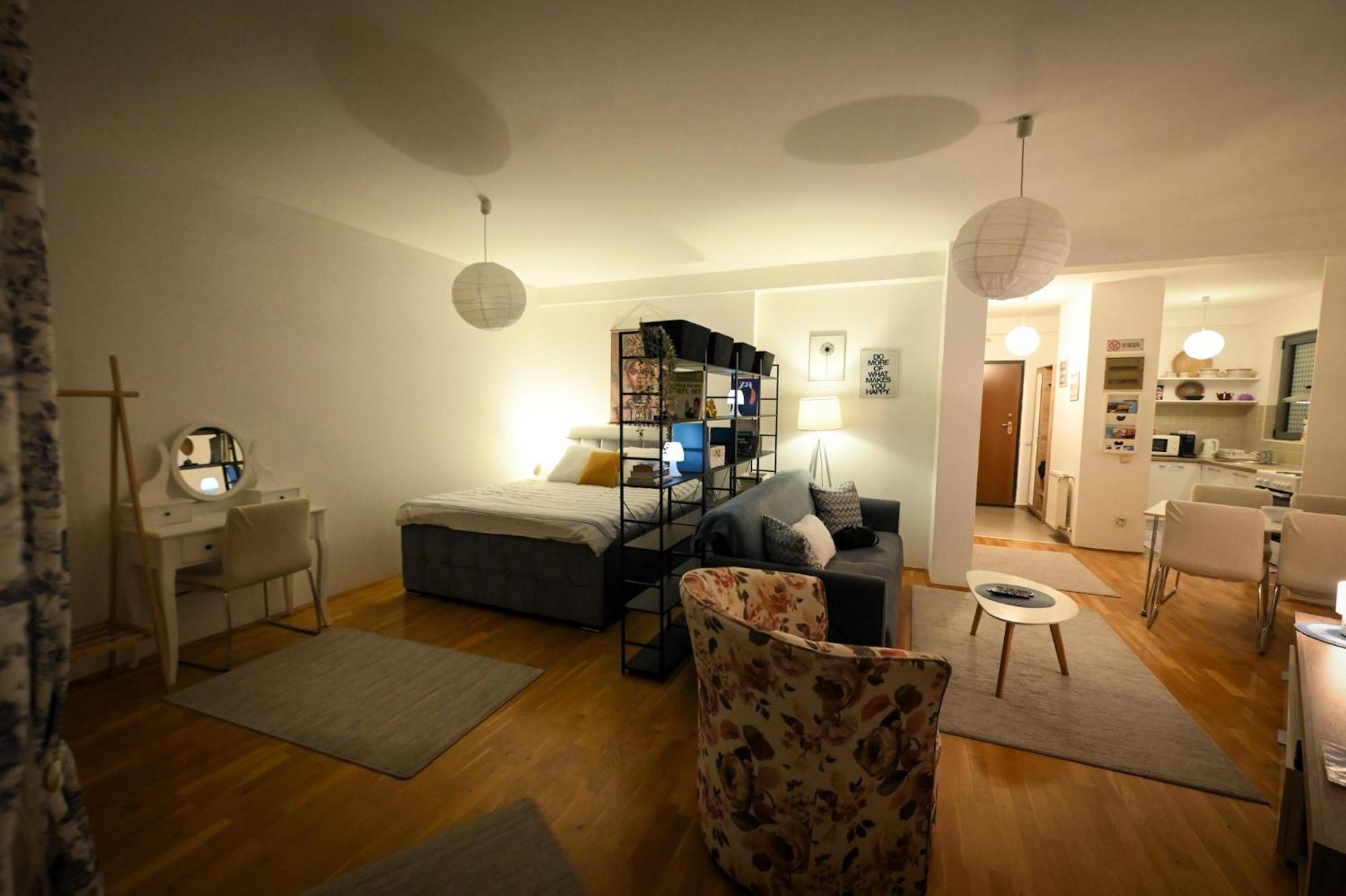 L&B Studio Apartment Pristina Esterno foto